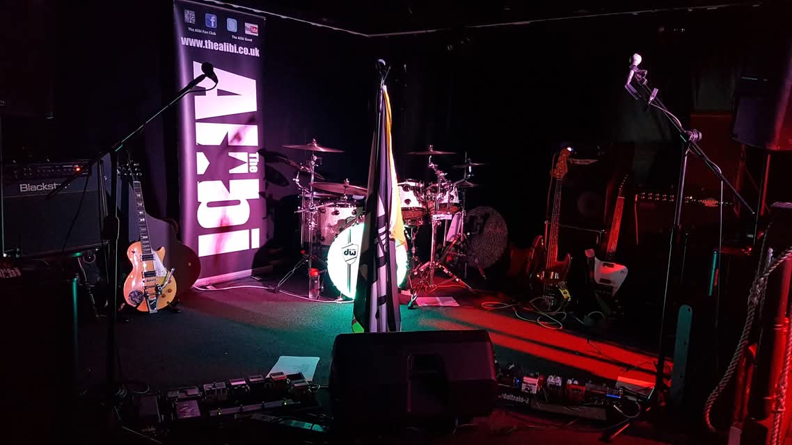 The Alibi pub, party and wedding band from Dorset